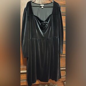 Ava & Viv Black Long Sleeve Velvet Dress